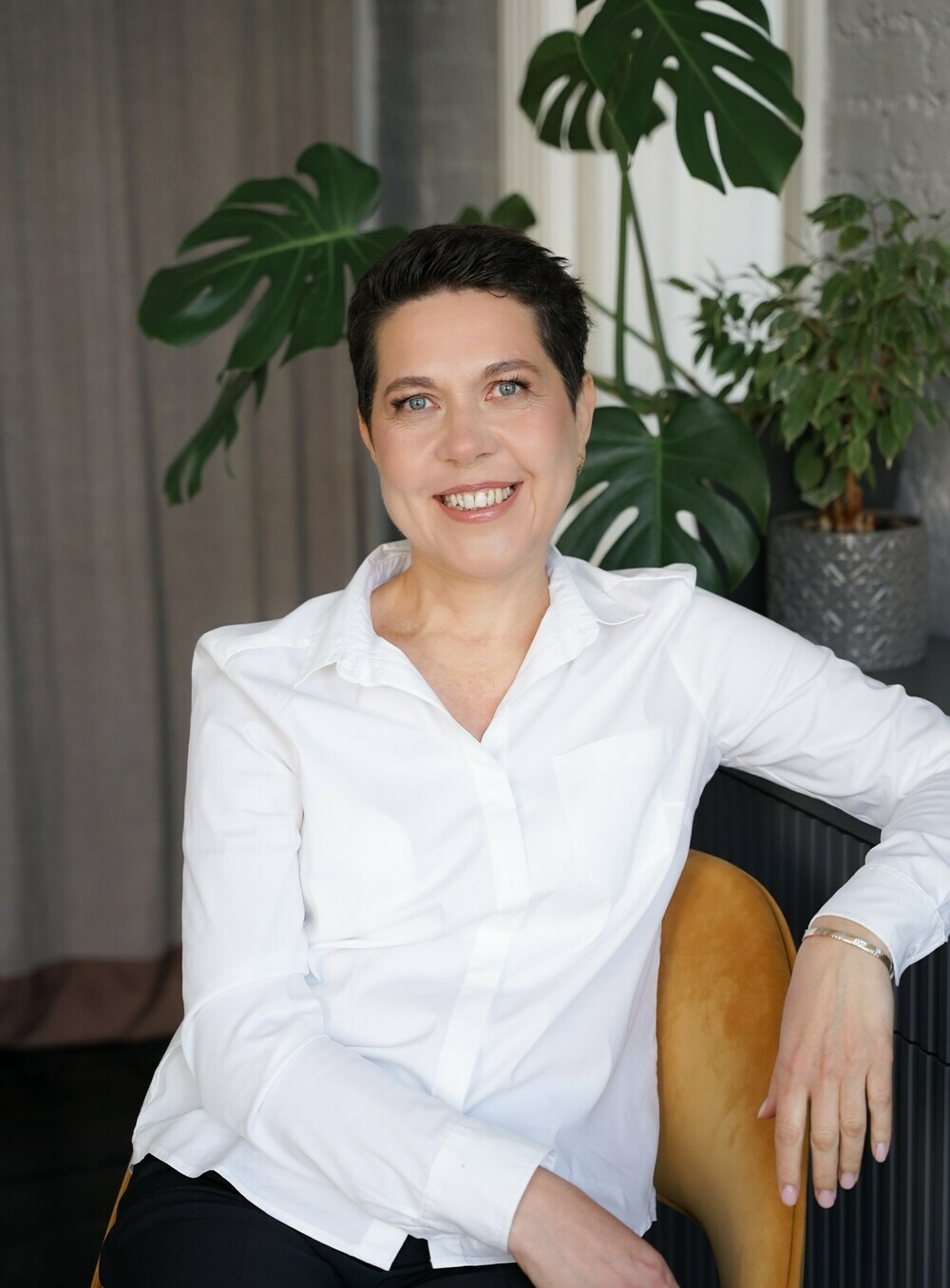 Анисимова Елена Александровна - детский нейропсихолог, специалист по проблемам обучения (дисграфия, дислексия, трудности с освоением математических представлений). Работает по специальности с 1996 года. Имеет успешный опыт работы с детьми с задержкой психического развития, общим недоразвитием речи, дизартрией.&nbsp;